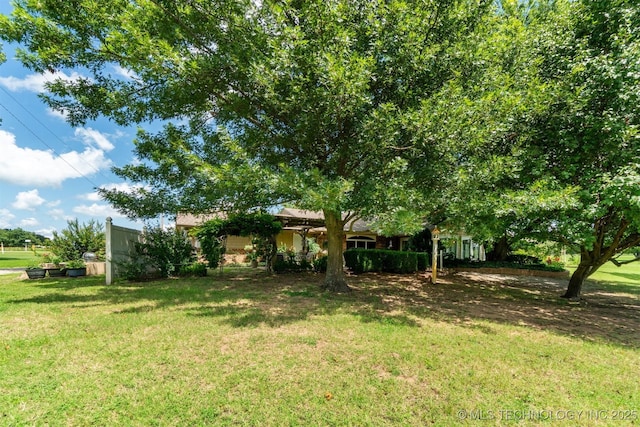 1605 N Skinner Ave, Drumright, OK 74030 - view of green lawn