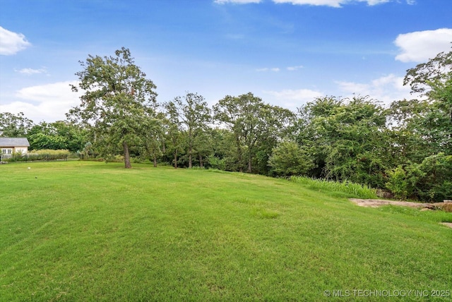 4207 S 69th W Ave, Tulsa, OK 74107 - view of grassy yard