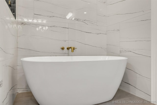 5414 E 109th Pl, Tulsa, OK 74137 - full bath with tile walls and a soaking tub
