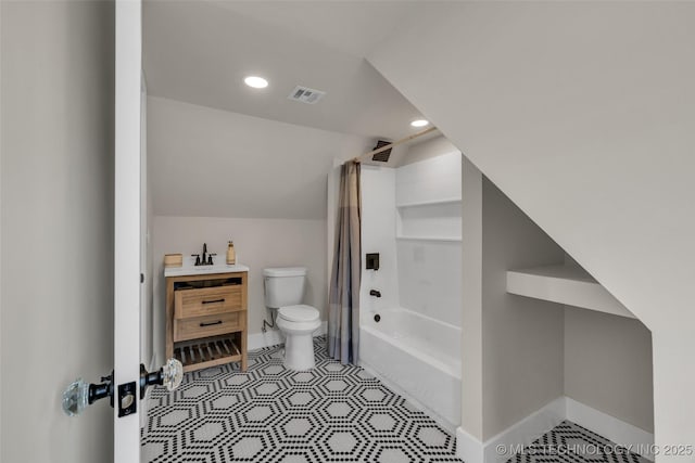 1743 S Florence Pl, Tulsa, OK 74104 - bathroom with shower / tub combo with curtain and recessed lighting