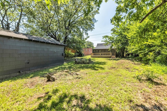 511 S Maple St, Sapulpa, OK 74066 - view of grassy yard with an outdoor structure