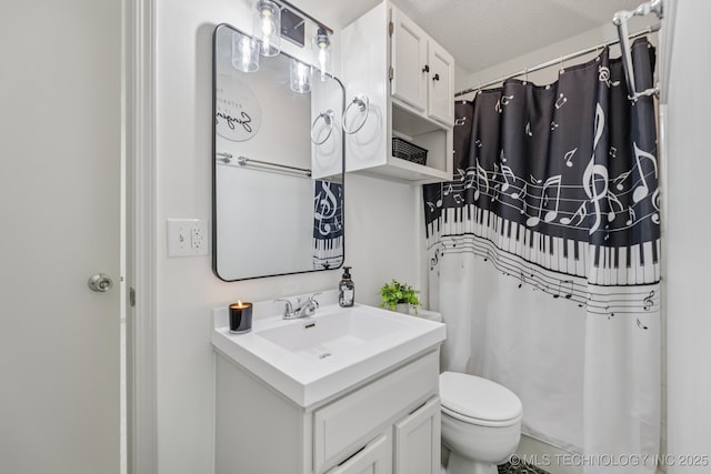 2244 W 45th St, Tulsa, OK 74107 - bathroom featuring vanity and curtained shower
