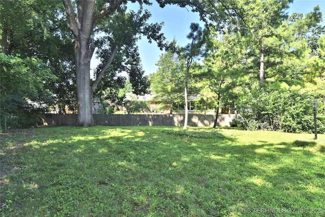 5654 S Marion Ave, Tulsa, OK 74135 - view of yard