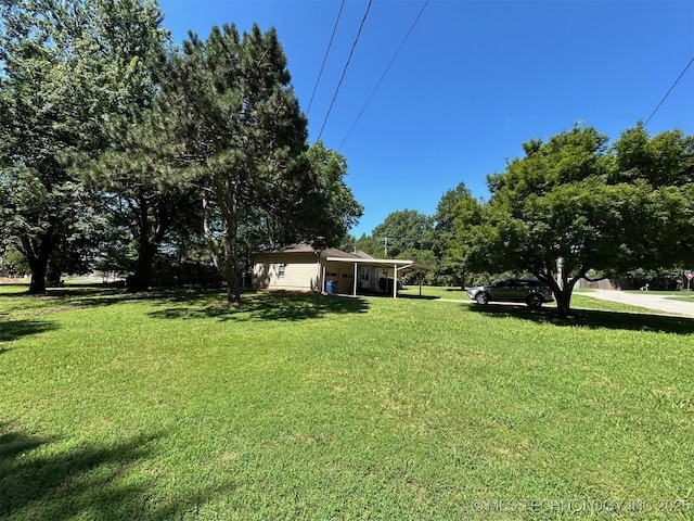 4905 S Columbia Ave, Tulsa, OK 74105 - view of green lawn