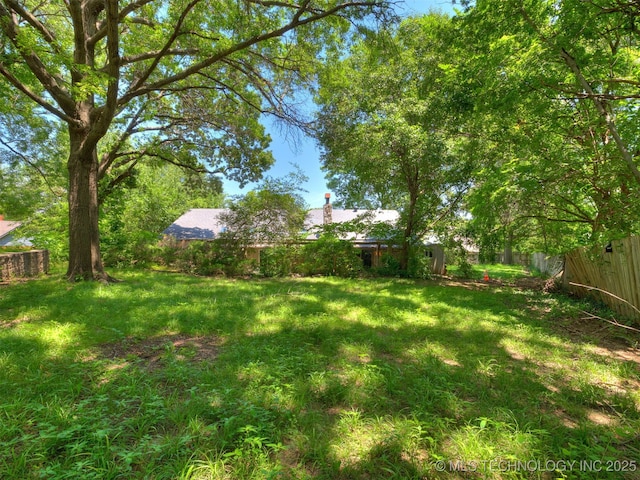 5704 E 65th St, Tulsa, OK 74136 - view of yard