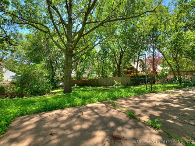 5704 E 65th St, Tulsa, OK 74136 - view of patio