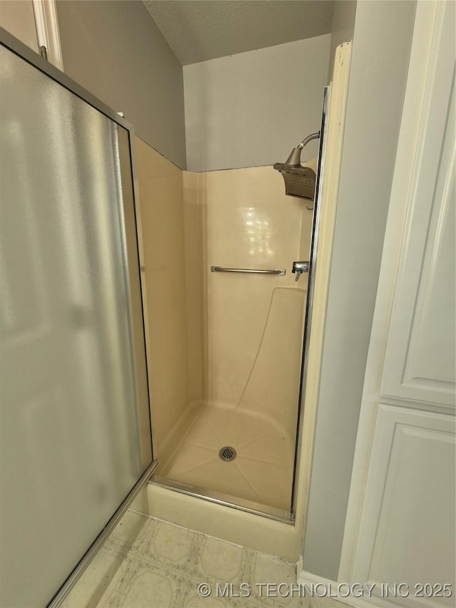 2200 SW Wolf Run Ct, Claremore, OK 74019 - full bathroom featuring a stall shower