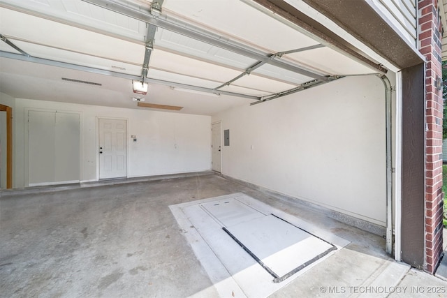 11691 N 193rd E Ave, Collinsville, OK 74021 - garage with a garage door opener