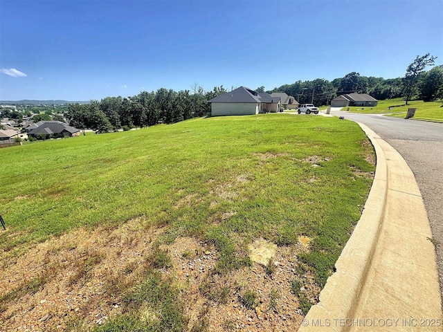 540 Woodlands Dr, Tahlequah, OK 74464