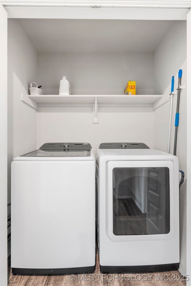 11608 S 274th E Pl, Coweta, OK 74429 - laundry area featuring independent washer and dryer and wood finished floors