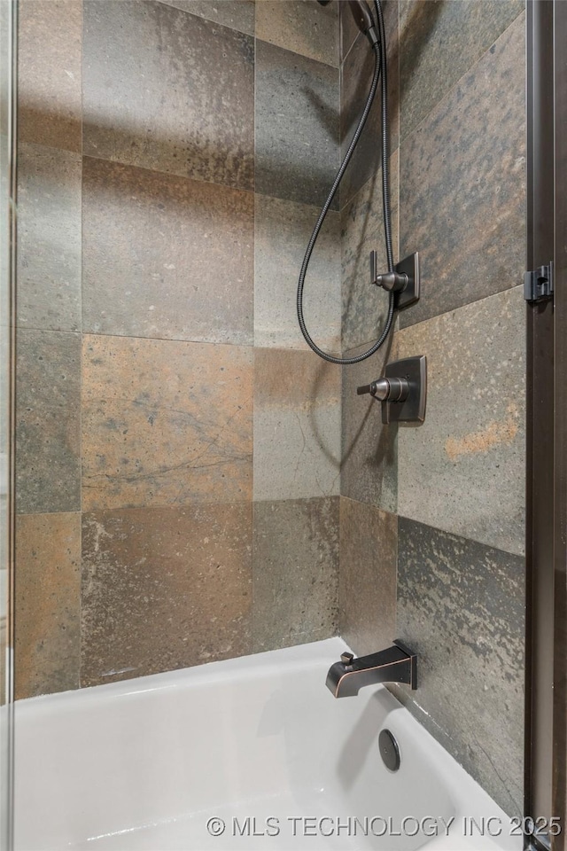 5428 E 88th St, Tulsa, OK 74137 - detailed view of bathtub / shower combination