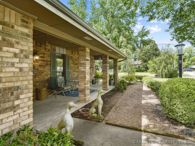 301 S Byrd, Coalgate, OK 74538 - view of covered porch