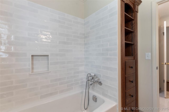 4146 S Birmingham Pl, Tulsa, OK 74105 - bathroom with a bath