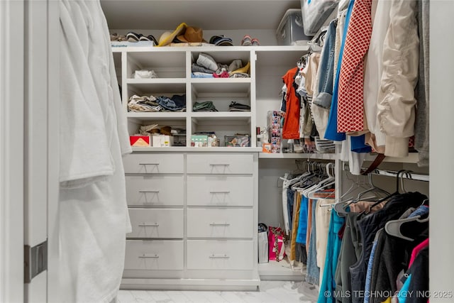 3918 S Evanston Ave, Tulsa, OK 74105 - view of walk in closet