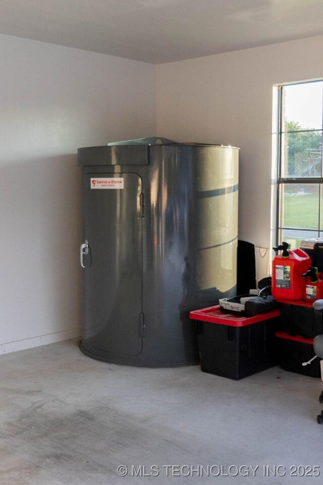 11940 County Road 3513, Ada, OK 74820 - miscellaneous room with water heater