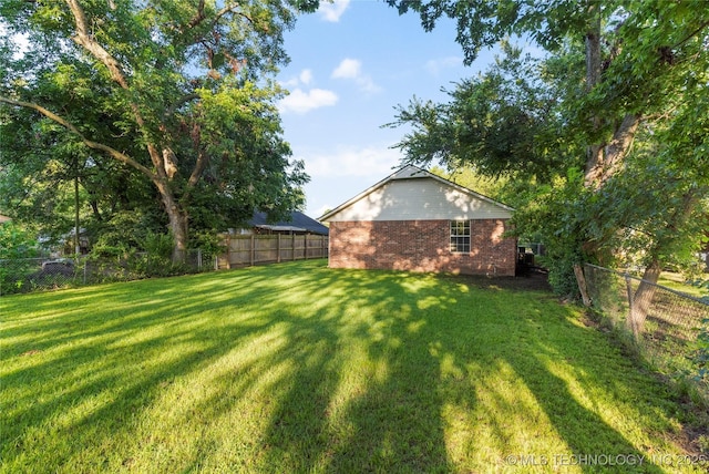 715 S Muskogee St, Sapulpa, OK 74066 - view of fenced backyard