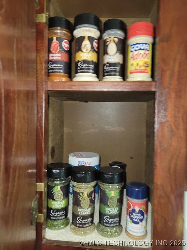 450 W 7th St Unit 704, Tulsa, OK 74119 - view of pantry