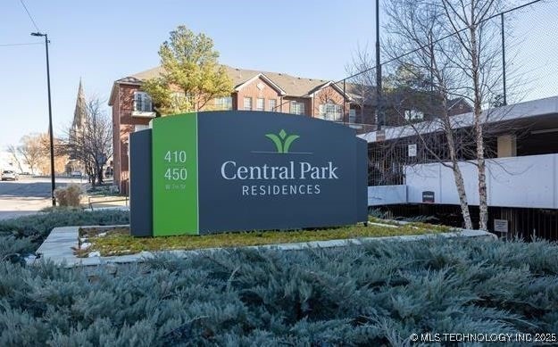 450 W 7th St Unit 704, Tulsa, OK 74119 - view of community / neighborhood sign