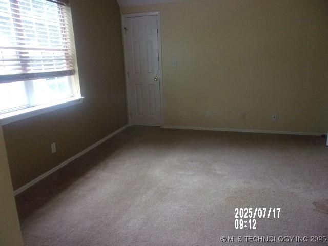 9376 Colonial Dr, Claremore, OK 74019 - photo 5