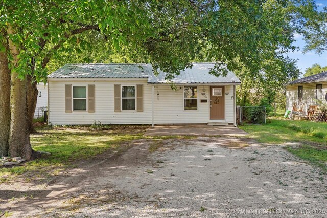 420 E Elm St, Skiatook, OK 74070 - photo 2