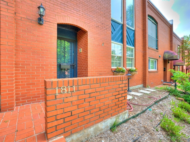 1811 S Carson Ave, Tulsa, OK 74119 - photo 1