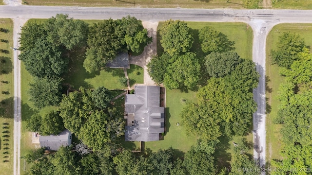802 N Kiowa St, Chouteau, OK 74337 - photo 38