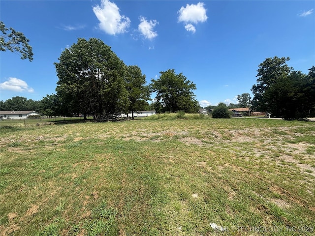 809 NE 5th St, Wagoner, OK 74467 - photo 1