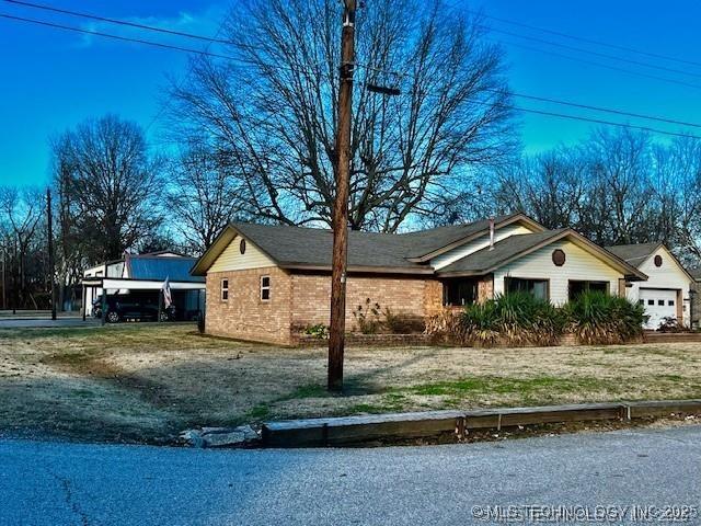 525 W Chestnut St, Coweta, OK 74429 - photo 2