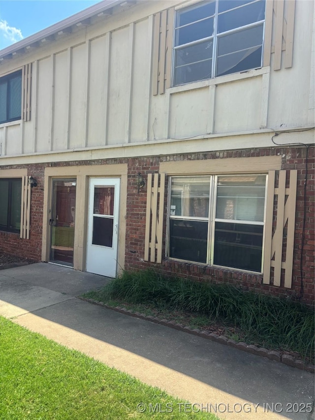 6144 S Madison Pl Unit C, Tulsa, OK 74136 - photo 1