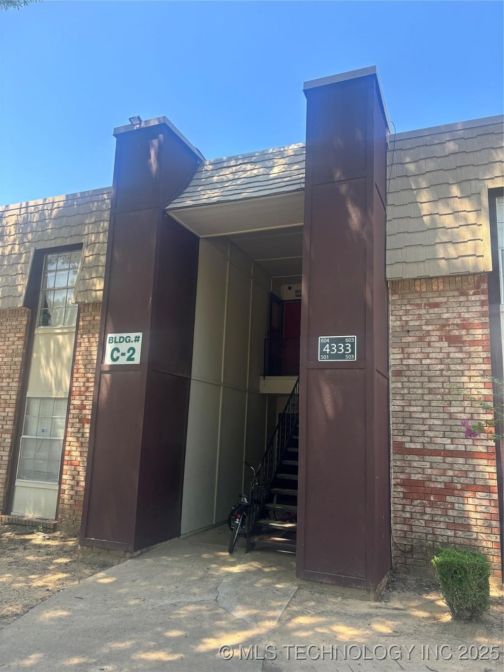 4333 E 68th St # C2-604, Tulsa, OK 74136 - photo 1