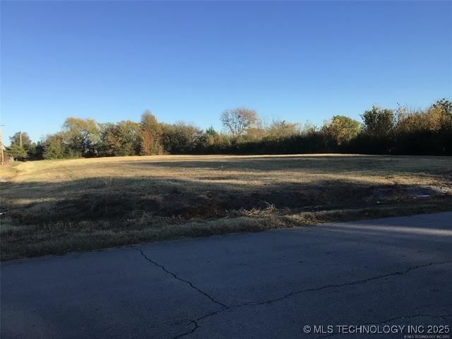 E Graham Ct, Pryor, OK 74361 - photo 1