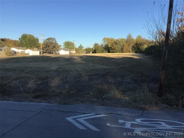 E Graham Ct, Pryor, OK 74361 - photo 2
