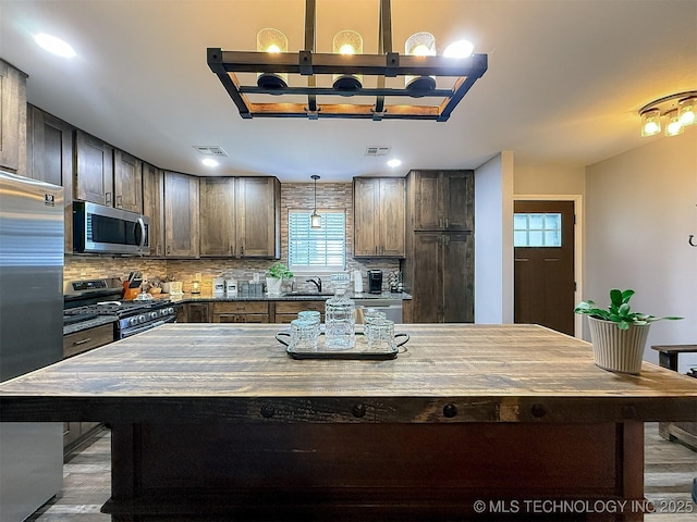 919 Charles Dr, Ada, OK 74820 - photo 2