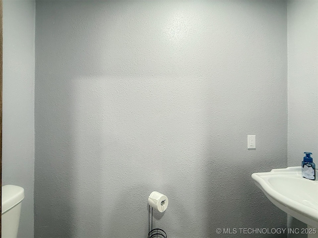 919 Charles Dr, Ada, OK 74820 - photo 33