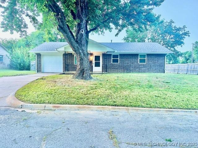1248 E 5th St, Cushing, OK 74023 - photo 3