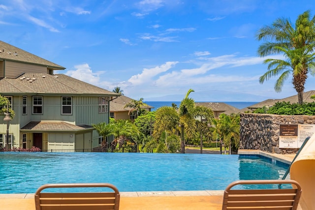 28 Hauwahine Ln Unit F203, Kihei, HI 96753 - view of community pool