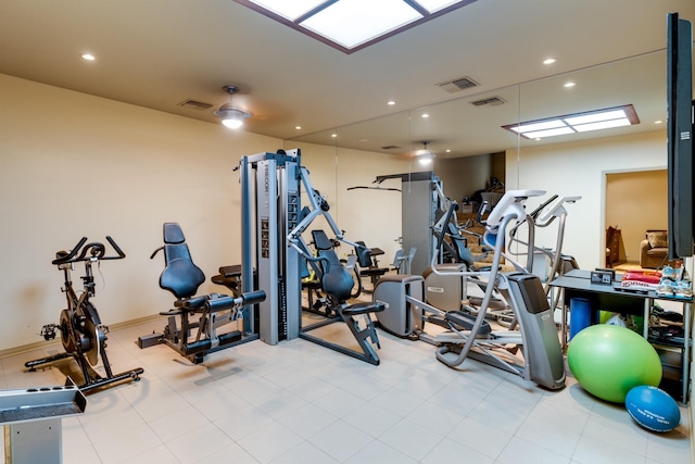 exercise room featuring ceiling fan