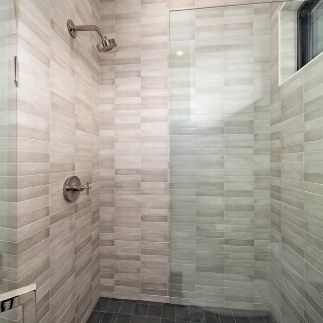 715 Laulama Pl Unit 45, Lahaina, HI 96761 - full bathroom featuring a tile shower
