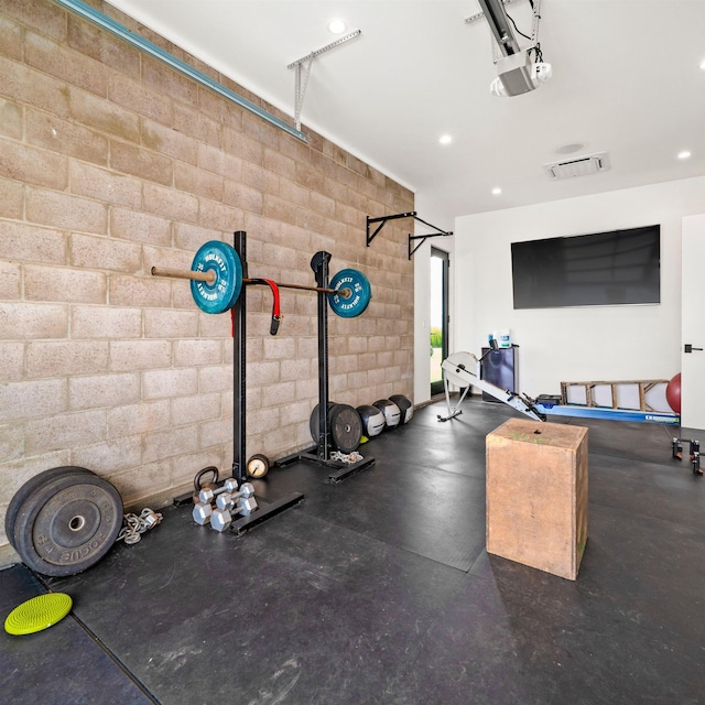 715 Laulama Pl Unit 45, Lahaina, HI 96761 - workout area with a garage