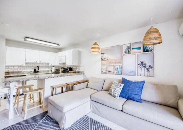3740 Lower Honoapiilani Rd Unit B103, Lahaina, HI 96761 - view of living area