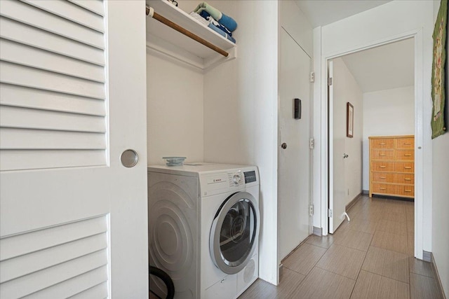laundry area featuring washer / dryer