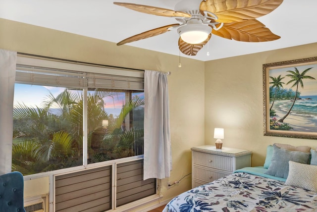 bedroom with ceiling fan