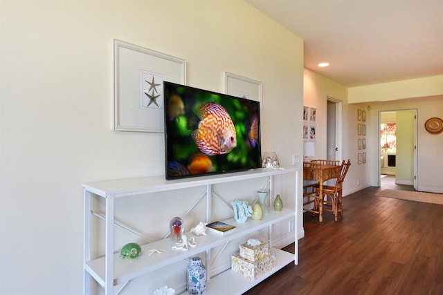 details with hardwood / wood-style flooring