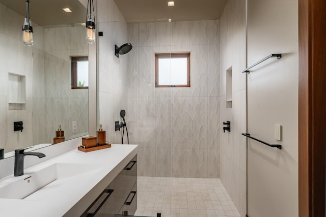210 Naio Pl, Lahaina, HI 96761 - bathroom with a tile shower and vanity