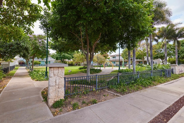 62 Meheu Cir, Kahului, HI 96732 - view of property's community with fence