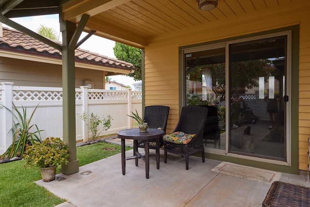 62 Meheu Cir, Kahului, HI 96732 - view of patio / terrace featuring fence
