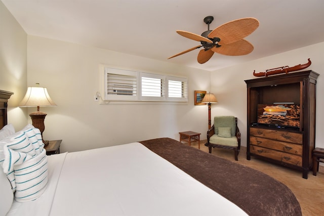 bedroom featuring carpet flooring and a ceiling fan