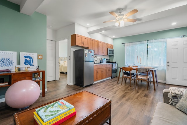 473 Kalalau Pl, Kihei, HI 96753 - living room with ceiling fan, wood finished floors, recessed lighting, and baseboards