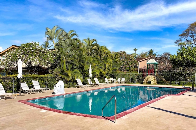 160 Pualei Dr Unit 160-4, Lahaina, HI 96761 - community pool with a patio and fence