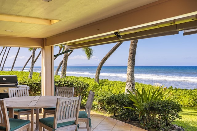 160 Pualei Dr Unit 160-4, Lahaina, HI 96761 - sunroom featuring view of water and beach